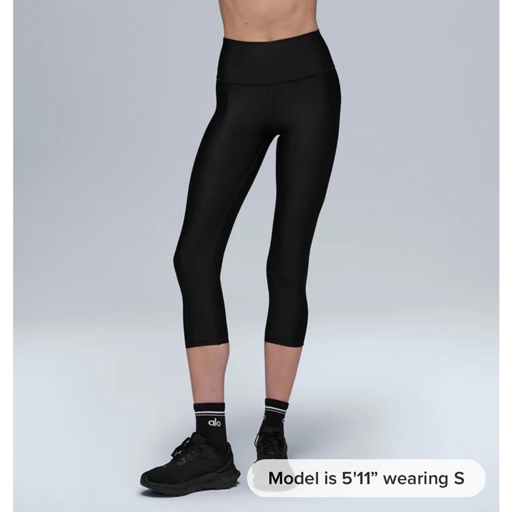 ALO Yoga High Waist Airlift Capri. Black. Medium